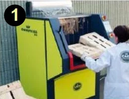 Il materiale da pressare viene inserito nella Omnipress 800